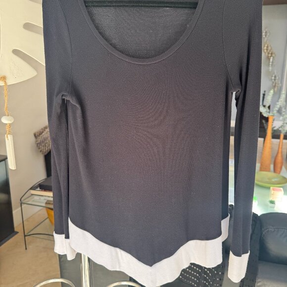 Womans Inc Long Sleeve Top with point - Picture 5 of 7